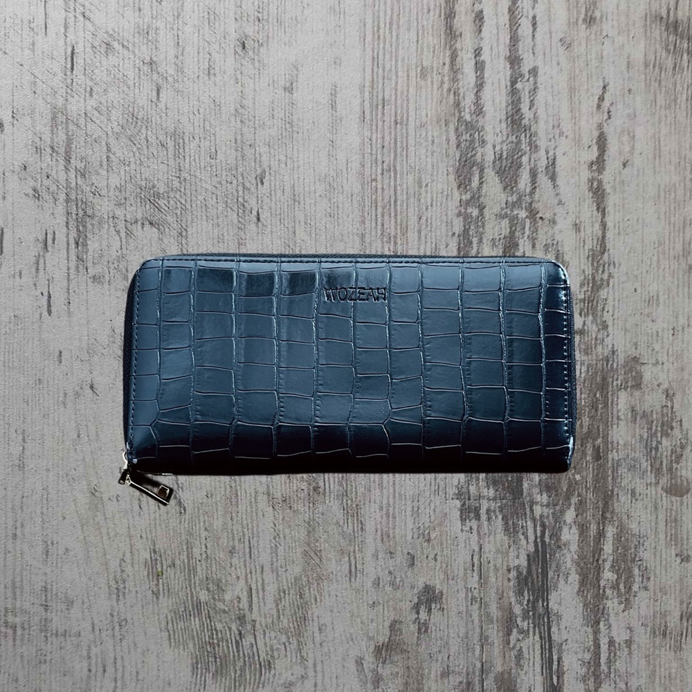 Black Croc-Embossed Zip Around Wallet – Cream Interior